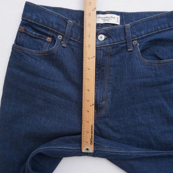 Abercrombie & Fitch The Vintage Flare High Rise Dark Wash Jeans Size 29 / 8R - Picture 6 of 9